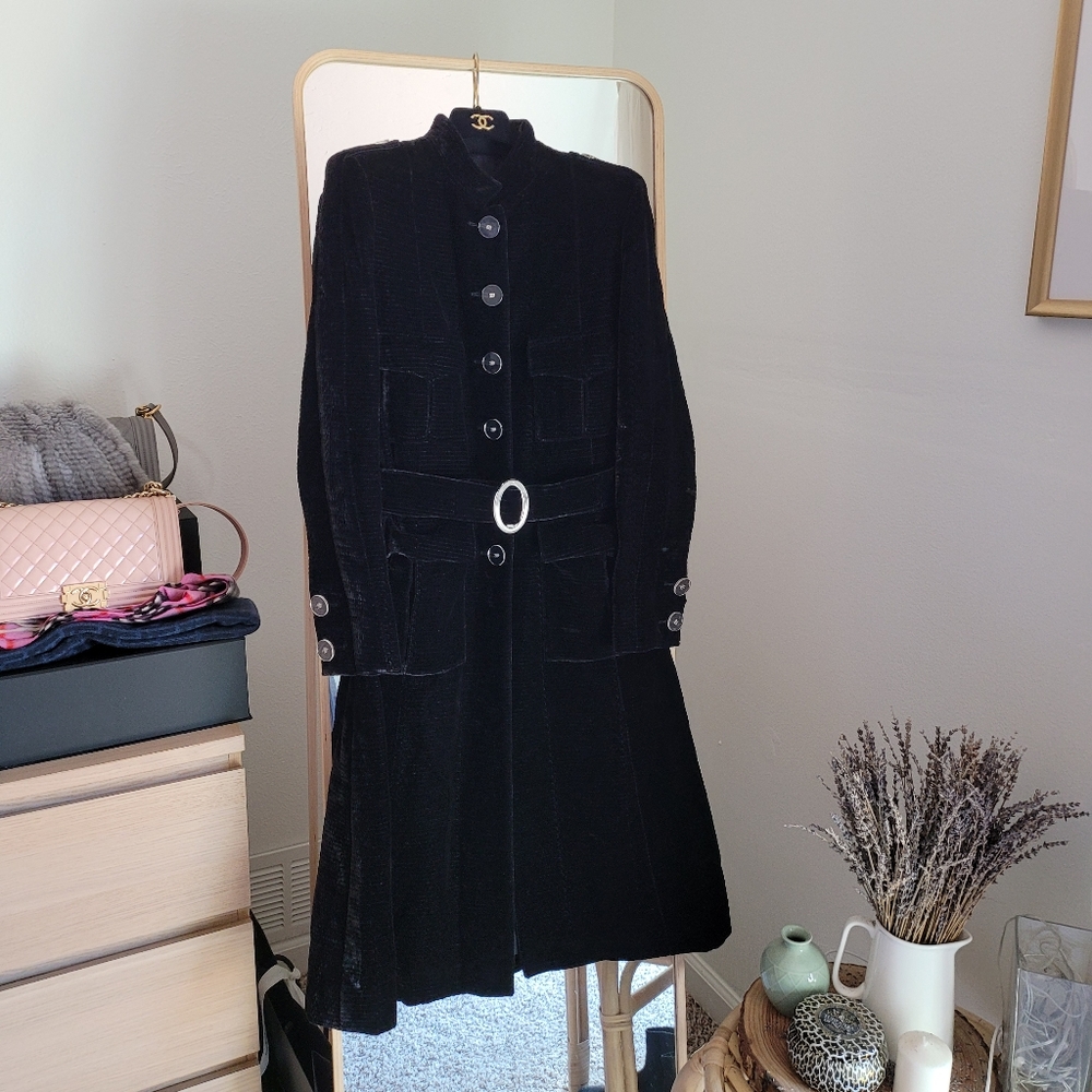 CHANEL velvet black coat - Picture 7 of 16